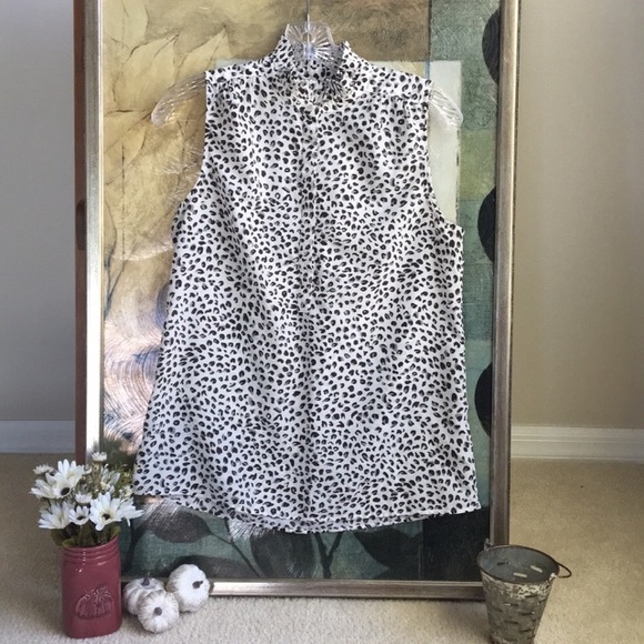 J. Crew Tops - J Crew EUC size 4 sleeveless shirt
